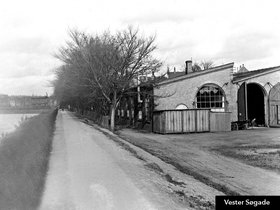 Vester Søgade Beskrivelse Taget på strækning mellem Kampmannsgade og Gyldenløvesgade 1921.jpg